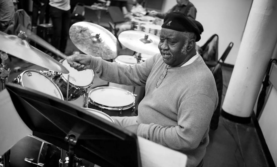 Bernard Purdie Drumming
