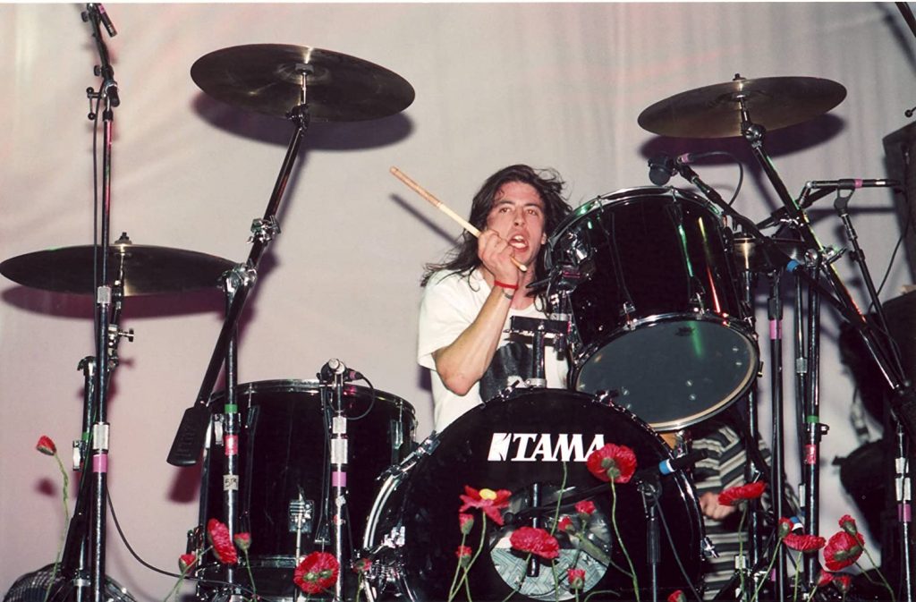 Dave Grohl Actúa Con Nirvana